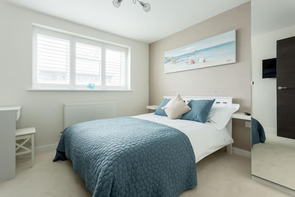 Stunning 2 Bed Apartment, Fabulous Sea View & 2 Minutes To Beach With Parking Bournemouth Buitenkant foto